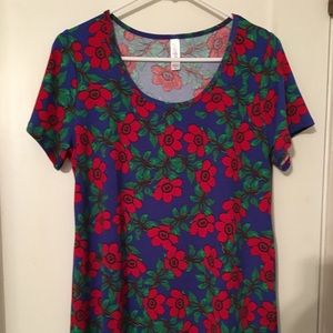 LuLaRoe Tops - LuLaRoe Classic Tee LuLaRoe Tops - LuLaRoe Classic Tee